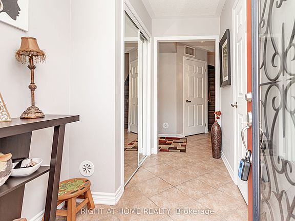 5th image of 264 Wetenhall Lndg