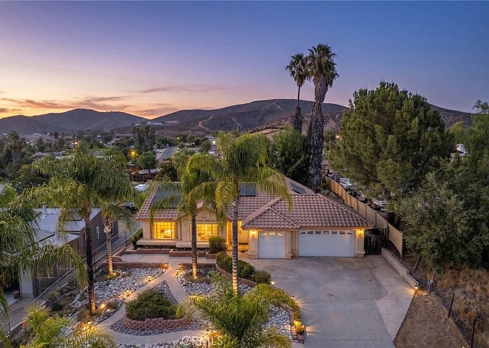 1st image of 24380 Paseo Arroyo