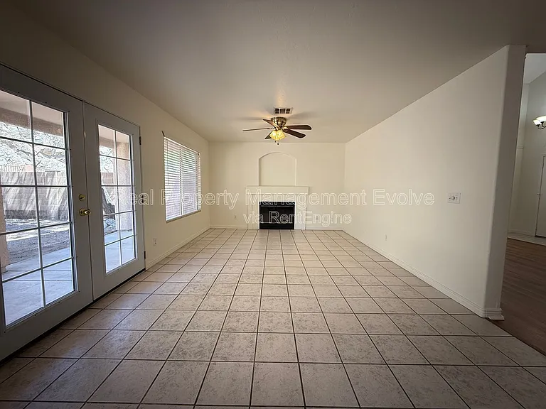 16838 S 20th Pl — Photo 13