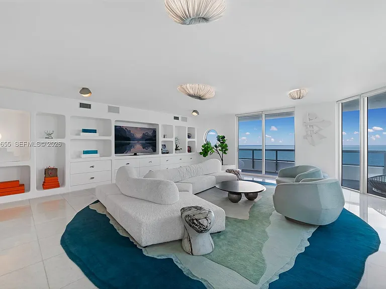 5801 Collins Ave #1200 — Photo 4