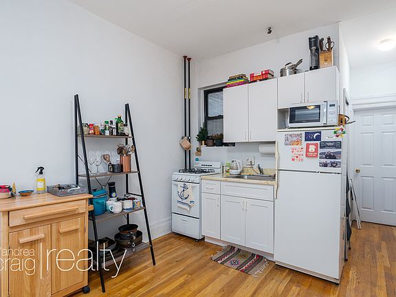 3rd image of 155 Amity St APT 5