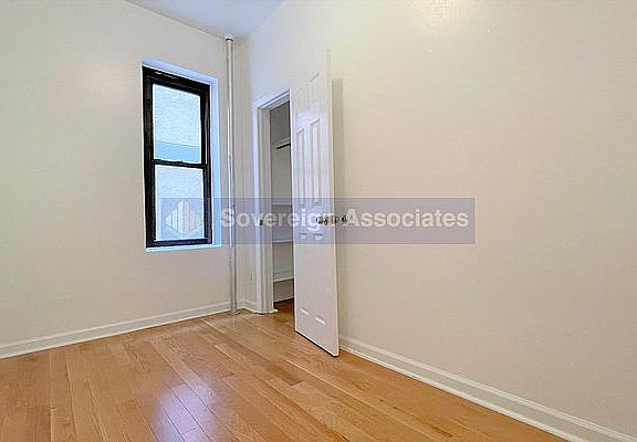 2nd image of 201 W 105th St #Aa31