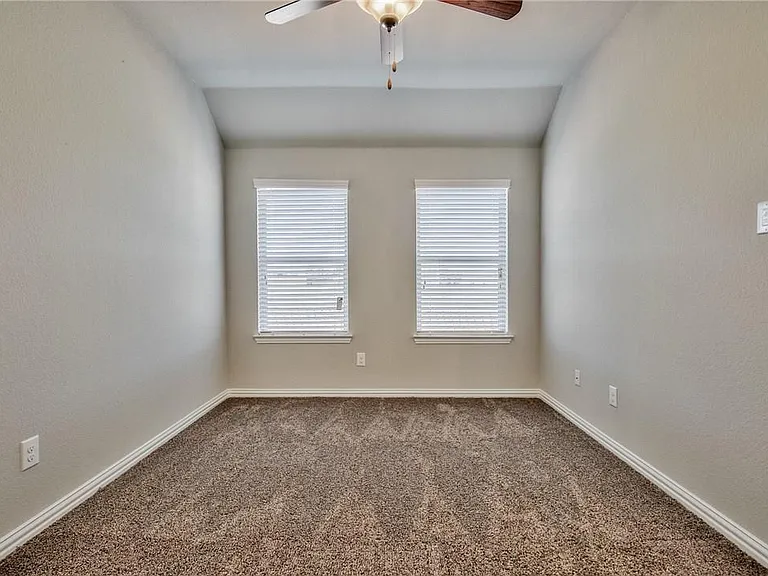 426 George Dr — Photo 34
