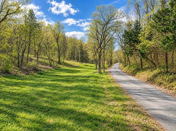 7 Goose Branch Rd, Lynchburg, TN 37352