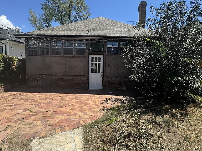 2621 N York St — Photo 1