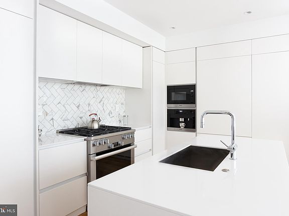 3rd image of 2312 Ashmead Pl NW #2