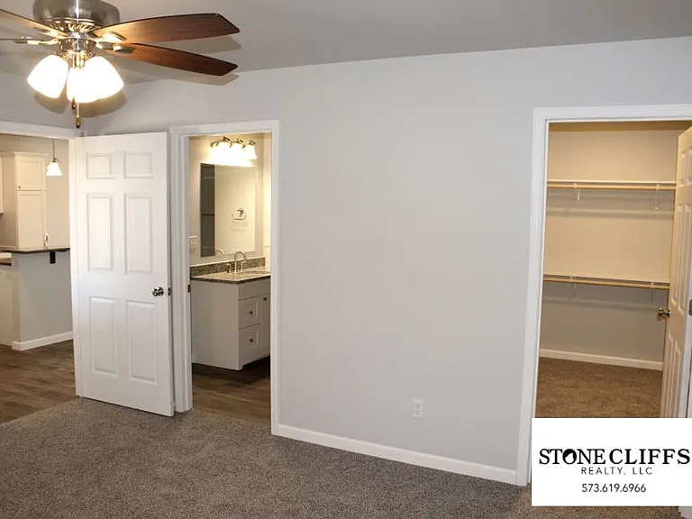 518 Kinleigh Dr — Photo 16