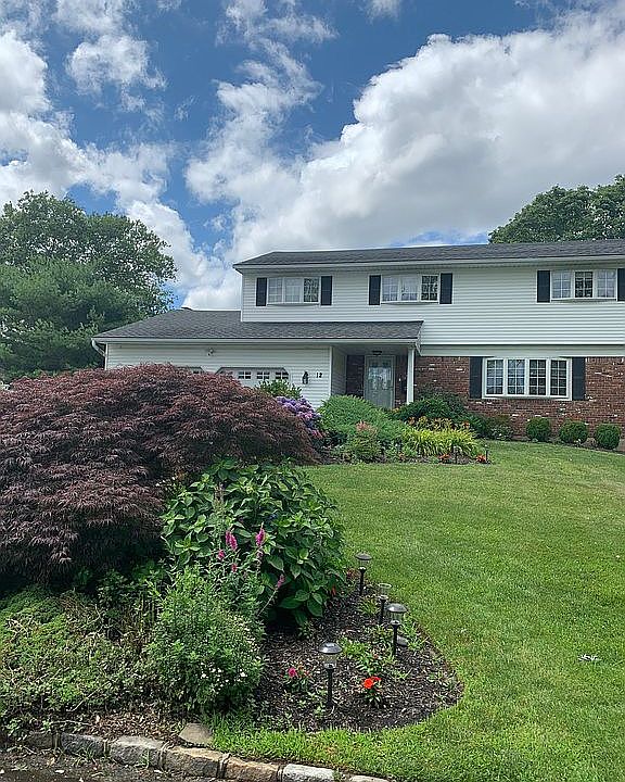 1st image of 12 Kennedy Ln