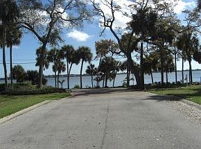 1st image of 21 Bayshore Ct