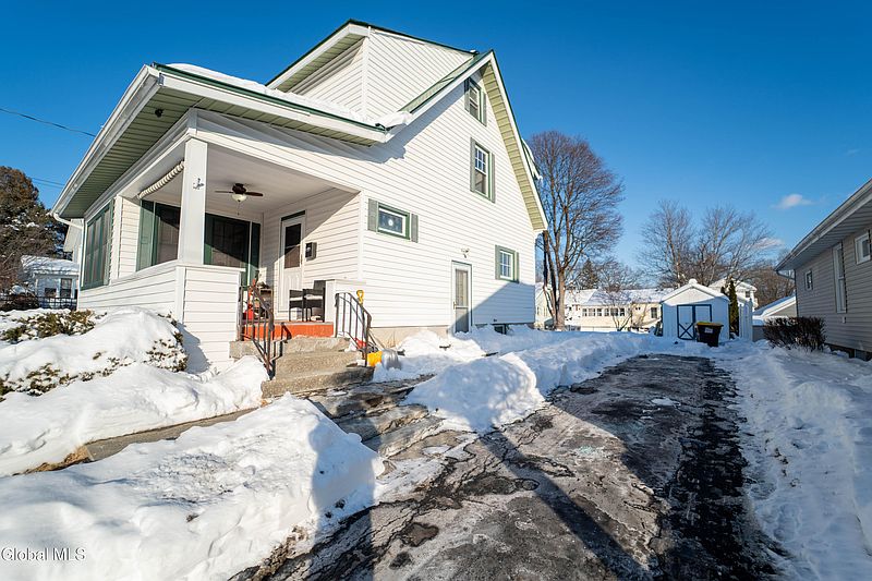 3rd image of 21 Vista Avenue