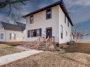 1315 Fuller St, Winfield, KS 67156