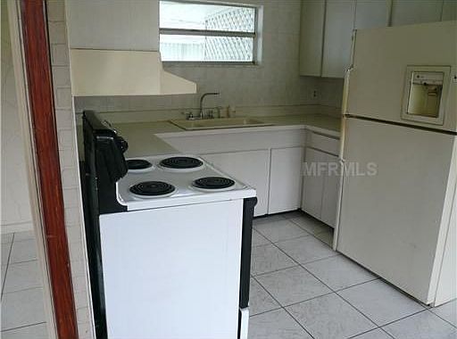 4th image of 2217 Chapin St