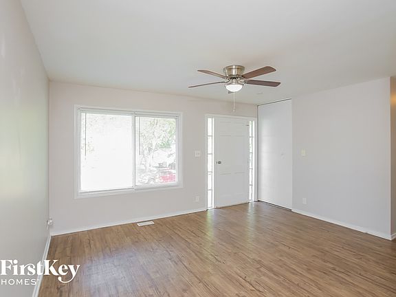 3rd image of 318 N Geronimo Dr