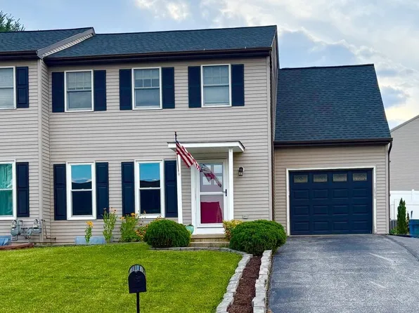 14 Steeple Ave, Red Lion, PA 17356