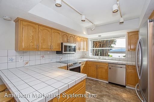 2nd image of 76 Bahama Reef