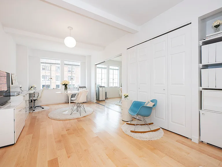 45 Tudor City Pl #321 — Photo 1