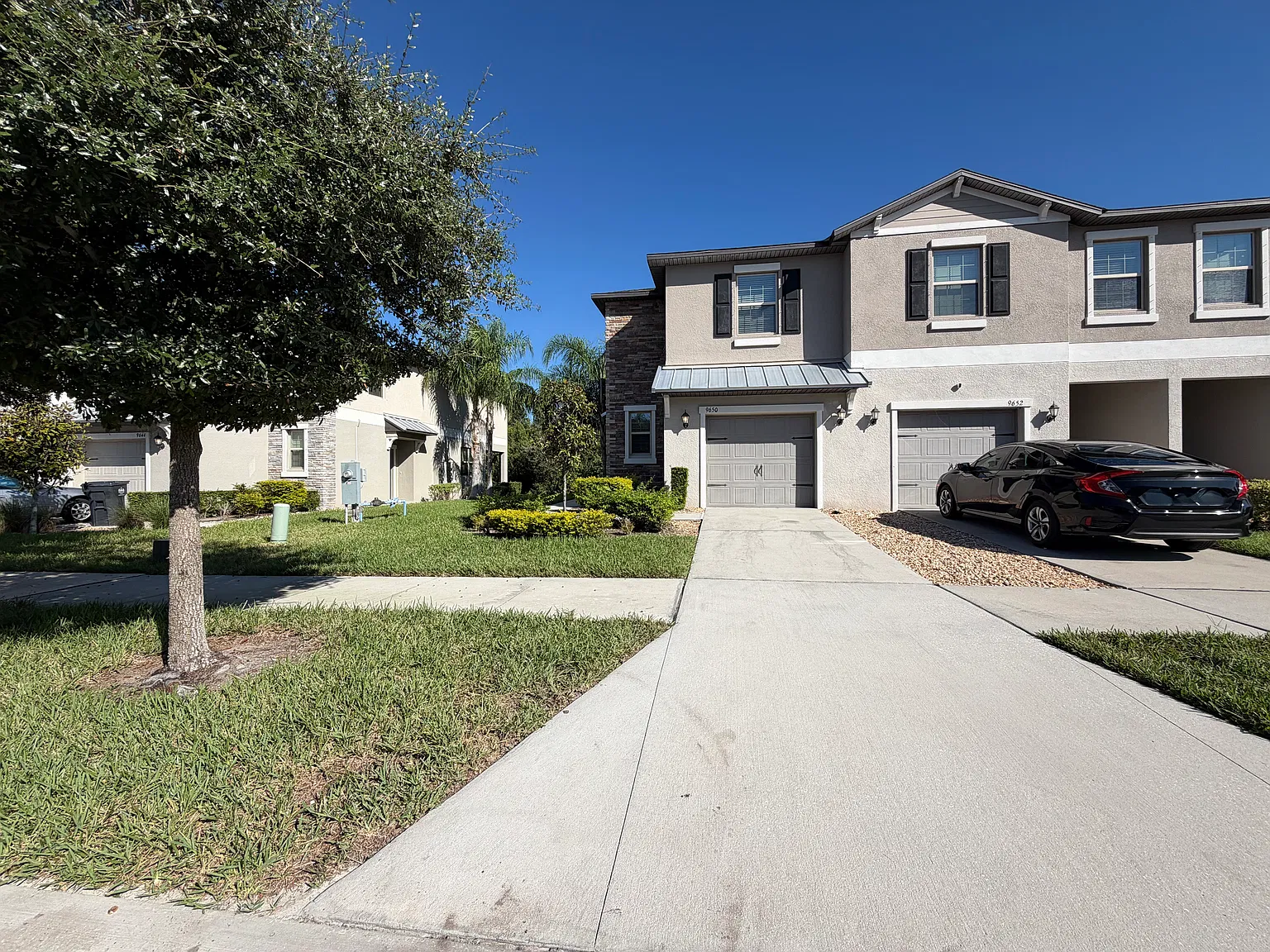 3 bed, 2.5 bath, 1824 sqft, $2,000 — Photo 2
