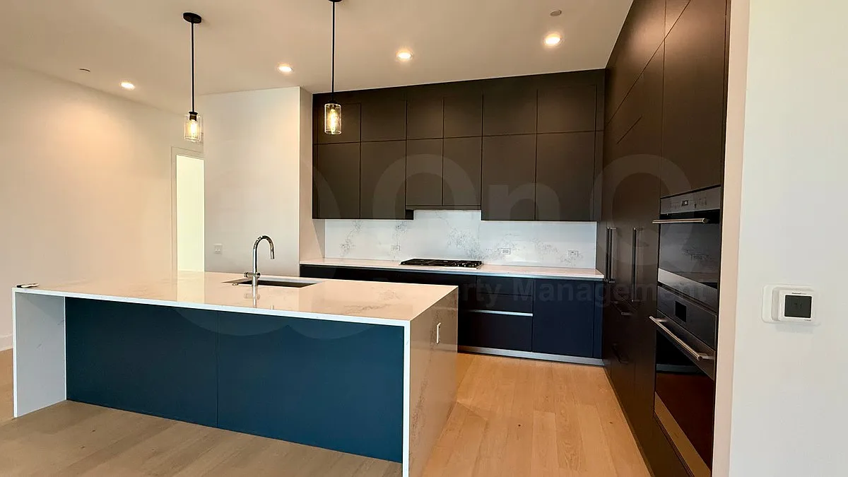 2 bed, 2.5 bath, 1939 sqft, $6,495 — Photo 3
