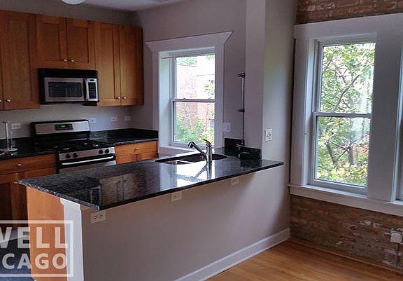 4th image of 4830 N Rockwell St APT 3