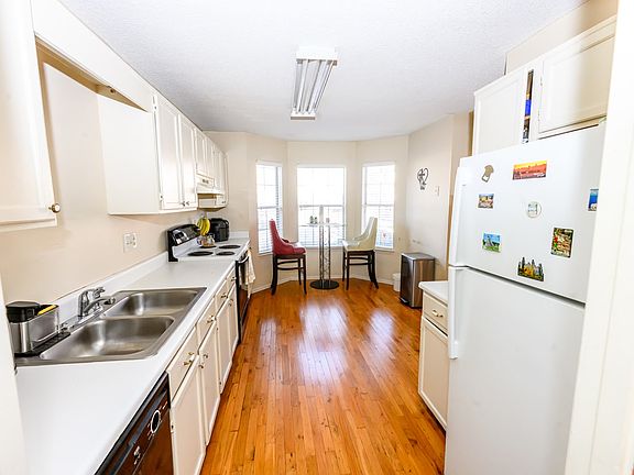 3rd image of 6452 Wedgeview Dr