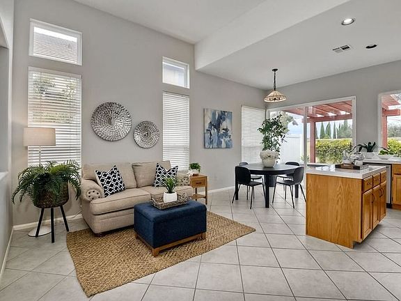 5th image of 606 Shenandoah Ave