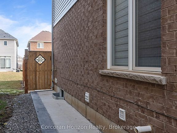 3rd image of 9 Price St