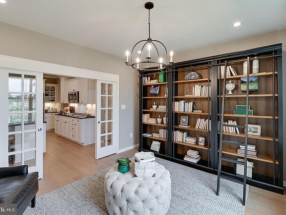 2nd image of 15 Golden Raintree Ct