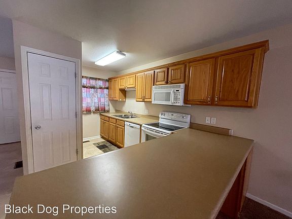 3rd image of 1216 Sundance Dr
