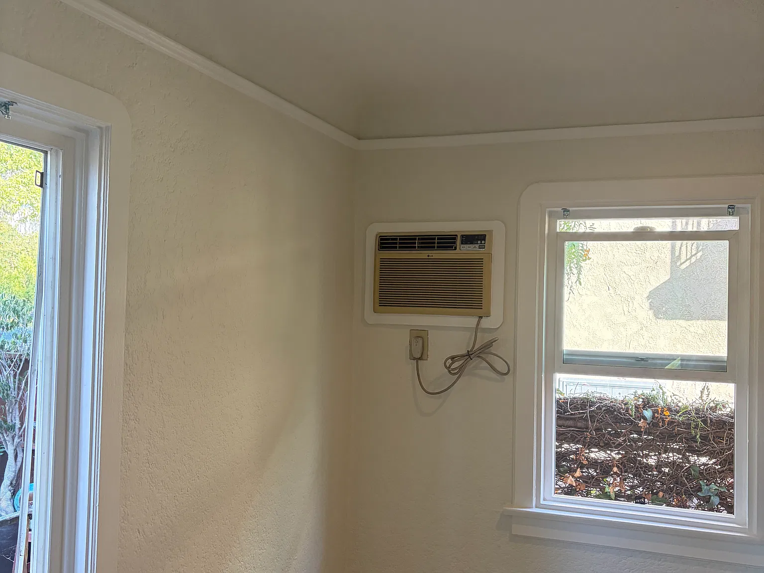 Studio, $1,600 — Photo 2