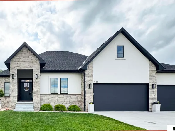 2141 Big Timber Rd, Lincoln, NE 68520