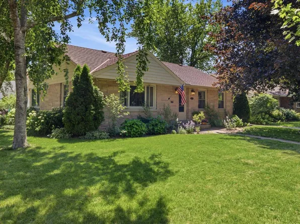 10205 W Feerick PLACE, Wauwatosa, WI 53222