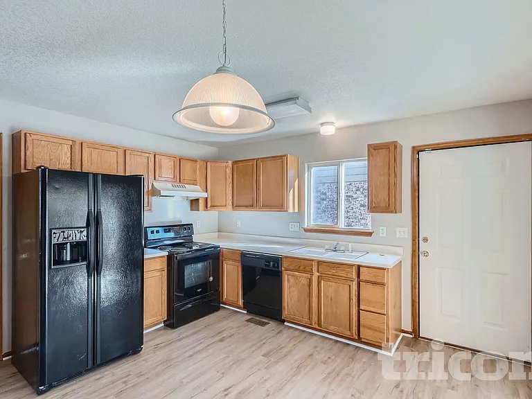 446 W 116th Pl — Photo 9