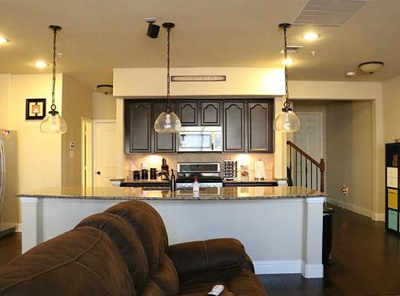 5th image of 2589 Jackson Dr