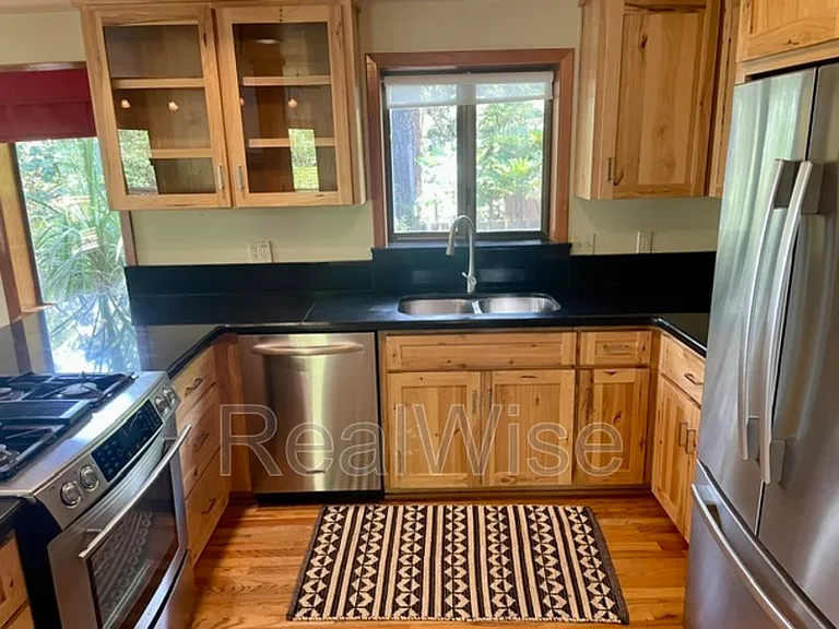 1711 Apache Dr — Photo 6