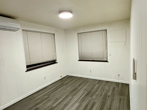 3rd image of 6860 N Waterway Dr