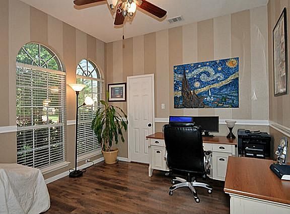 2nd image of 513 Knoll Park Ct