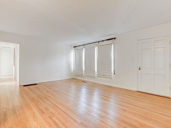 4th image of 7815 Barton Dr