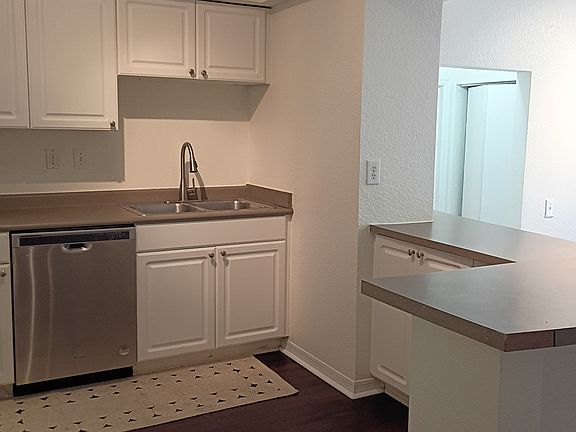 5th image of 402 S Armenia Ave Unit 128