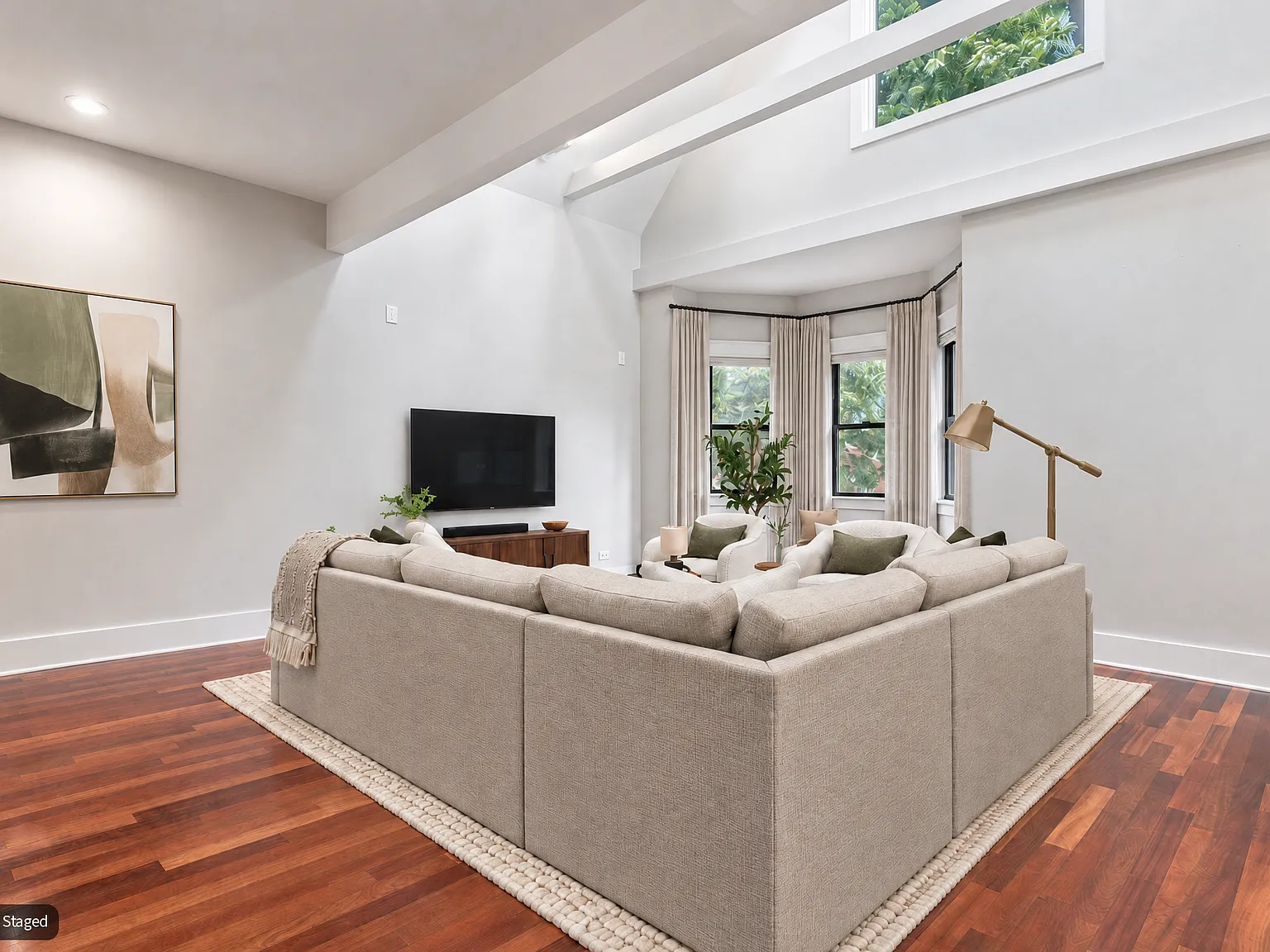 3 bed, 2100 sqft, $6,000 — Photo 3