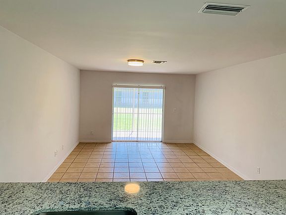 3rd image of 4635 25th St SW