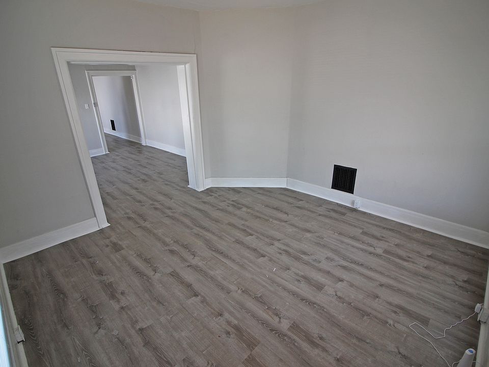 1st image of 916 Creighton Ave