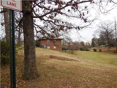 3rd image of 1430 Millbro Cir