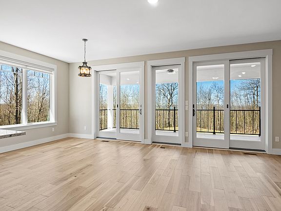 4th image of 3046 E Greenwood Rd