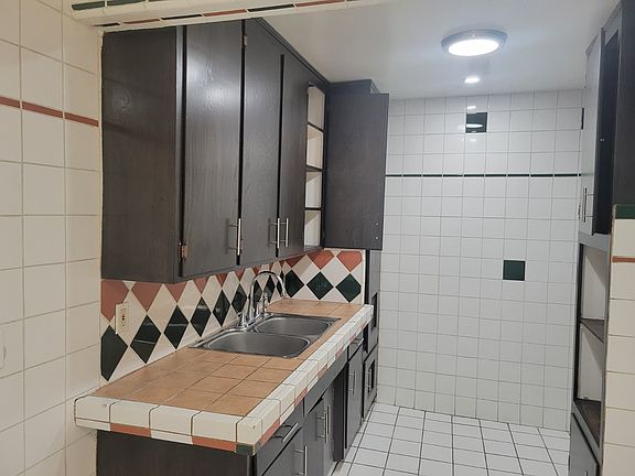 2nd image of 1443 W 84th Pl APT 2