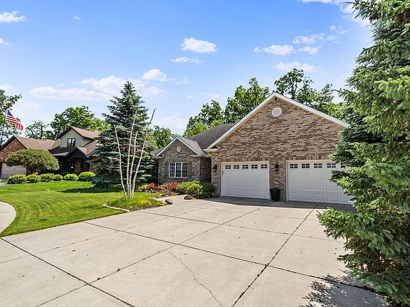 2nd image of 1389 Crooked Creek Trl