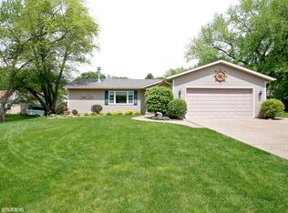 38932 90th Pl, Burlington, WI 53105