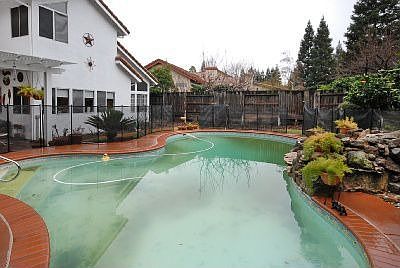 3rd image of 105 Lowney Ct