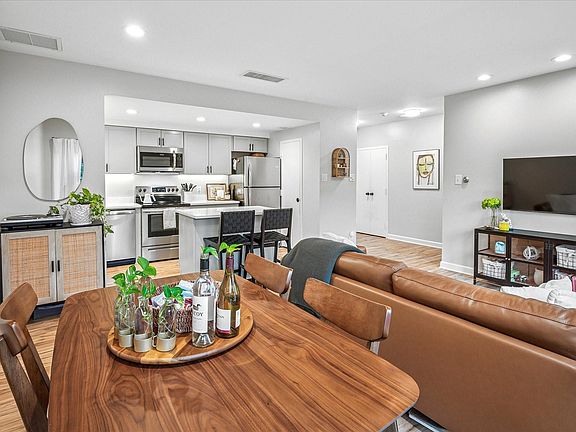 5th image of 6211 W Northwest Hwy APT G110