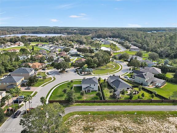 3rd image of 3218R Cypress Grove Dr