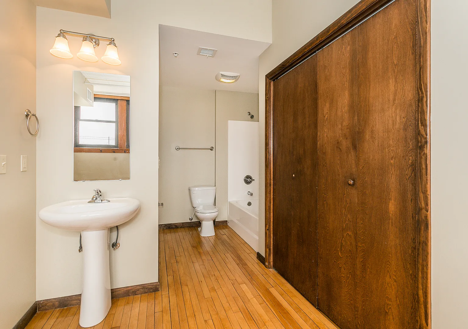 Sunnyside Apartments — Photo 3